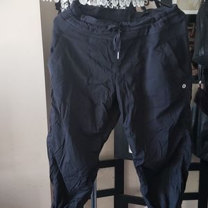 Lululemon pants Studio Crop